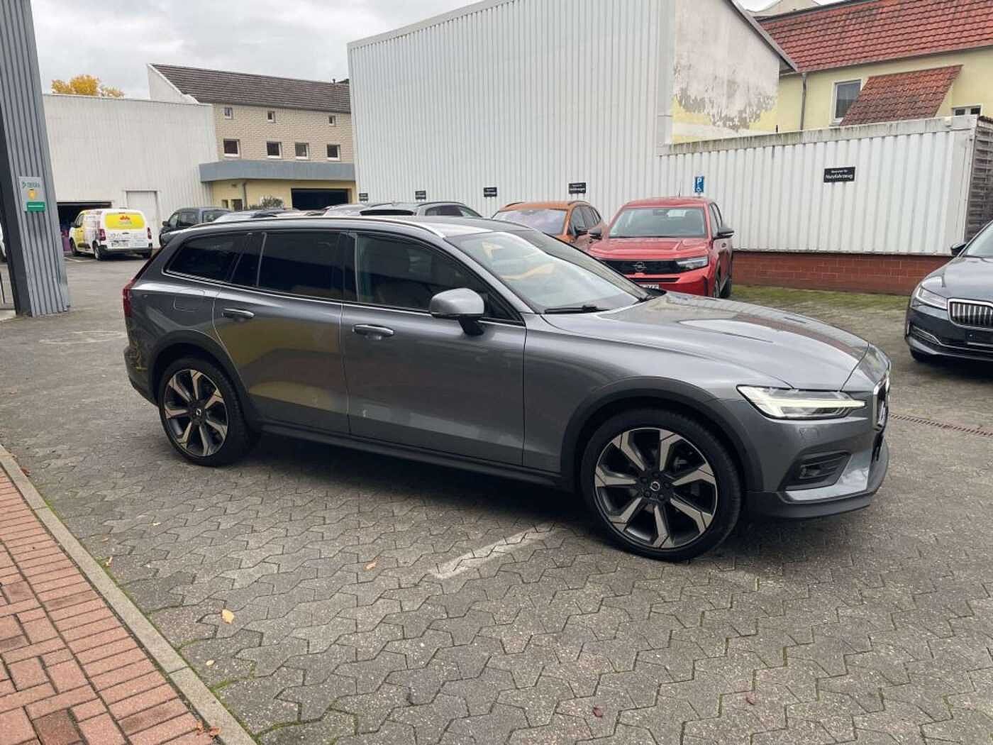 Volvo  B4 D AWD Geartr. Pro+Xenium+Kamera+ACC