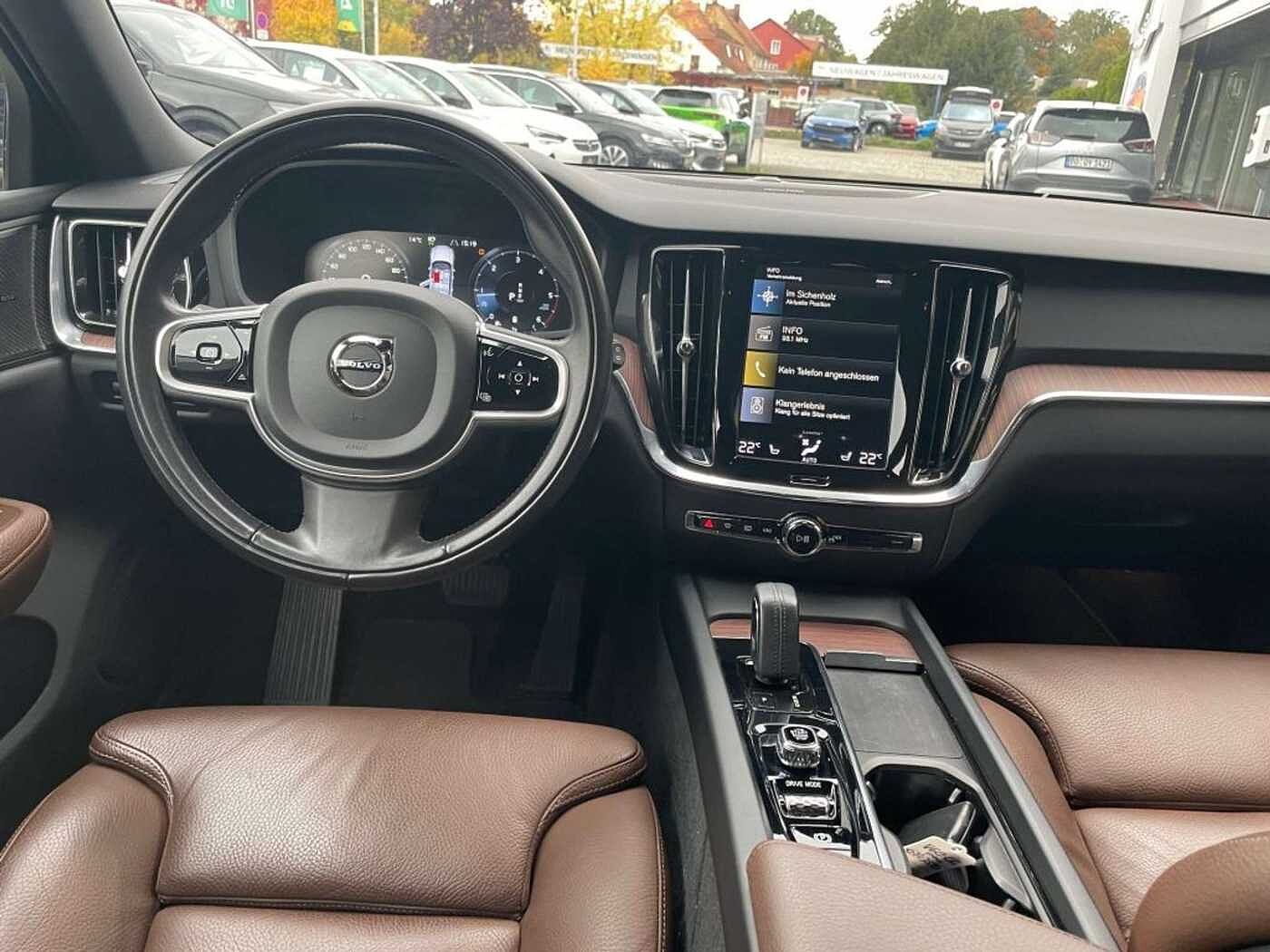 Volvo  B4 D AWD Geartr. Pro+Xenium+Kamera+ACC