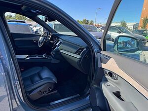 Volvo  T8 AWD Inscription Edition+XeniumPak+HarmanK