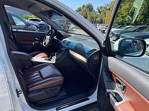 Volvo  D5 Aut. Summum+LEDER+BLIS+7-Sitzer+Dynaudio