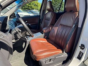 Volvo  D5 Aut. Summum+LEDER+BLIS+7-Sitzer+Dynaudio