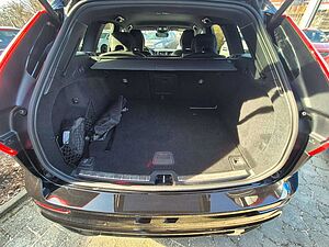 Volvo  B4 D Plus Dark+HarmanKardon+Fahrerassist.