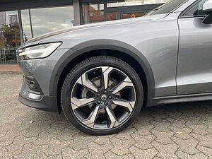 Volvo  B4 D AWD Geartr. Pro+Xenium+Kamera+ACC