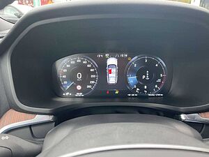 Volvo  B4 D AWD Geartr. Pro+Xenium+Kamera+ACC