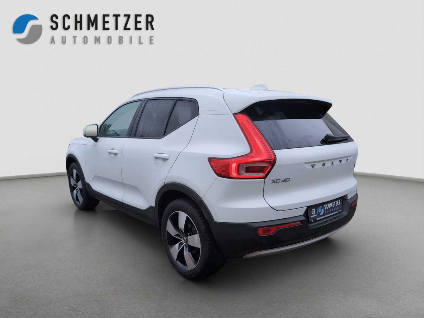 Volvo  +T3+2WD+Momentum+Harman+PDCv/h+Tempomat+