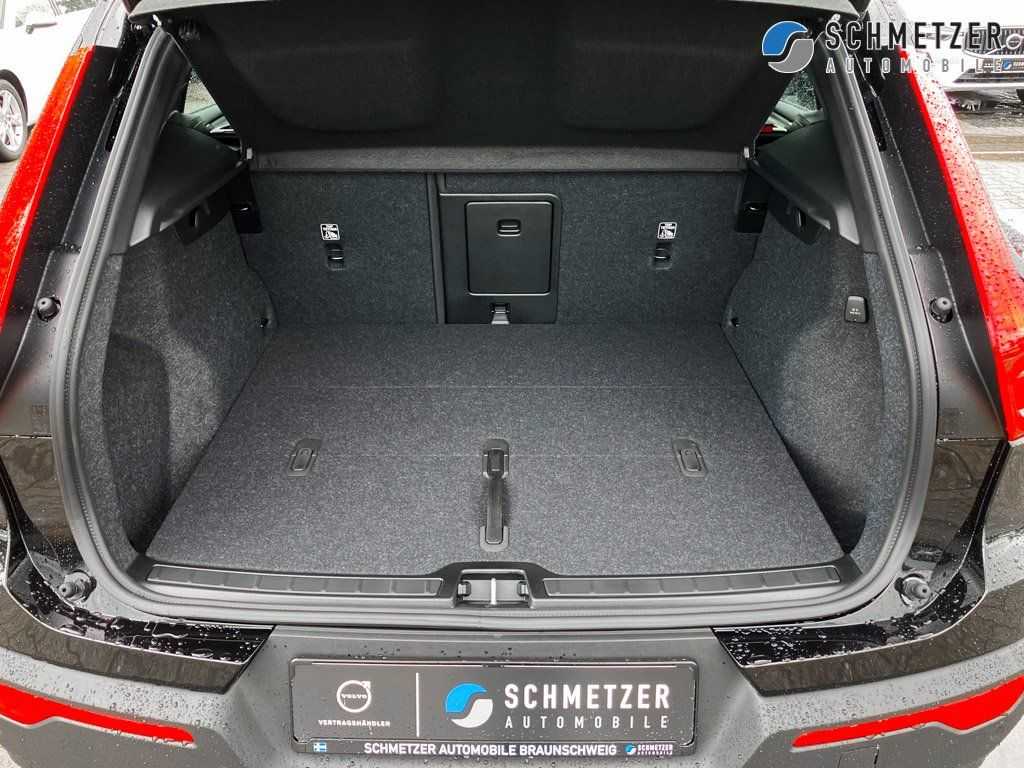 Volvo  +B3+Plus+Dark+E-Sitze+Keyless+HarmanK+19'LM