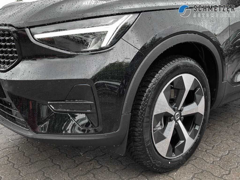 Volvo  +B3+Plus+Dark+E-Sitze+Keyless+HarmanK+19'LM