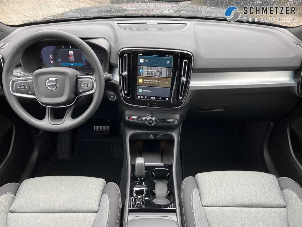Volvo  +B3+Plus+Dark+E-Sitze+Keyless+HarmanK+19'LM