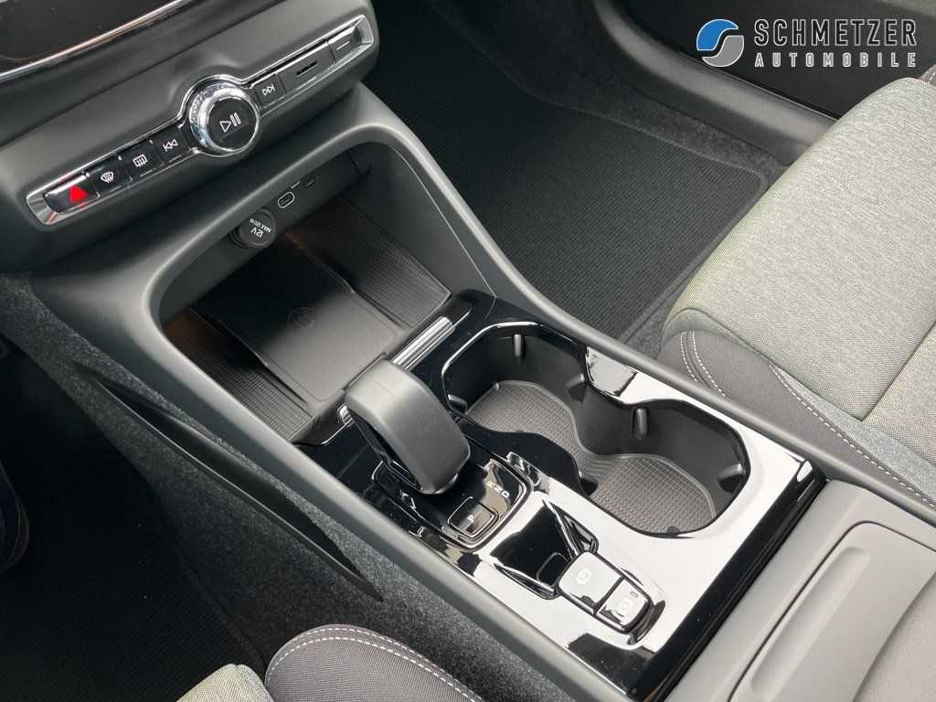 Volvo  +B3+Plus+Dark+E-Sitze+Keyless+HarmanK+19'LM