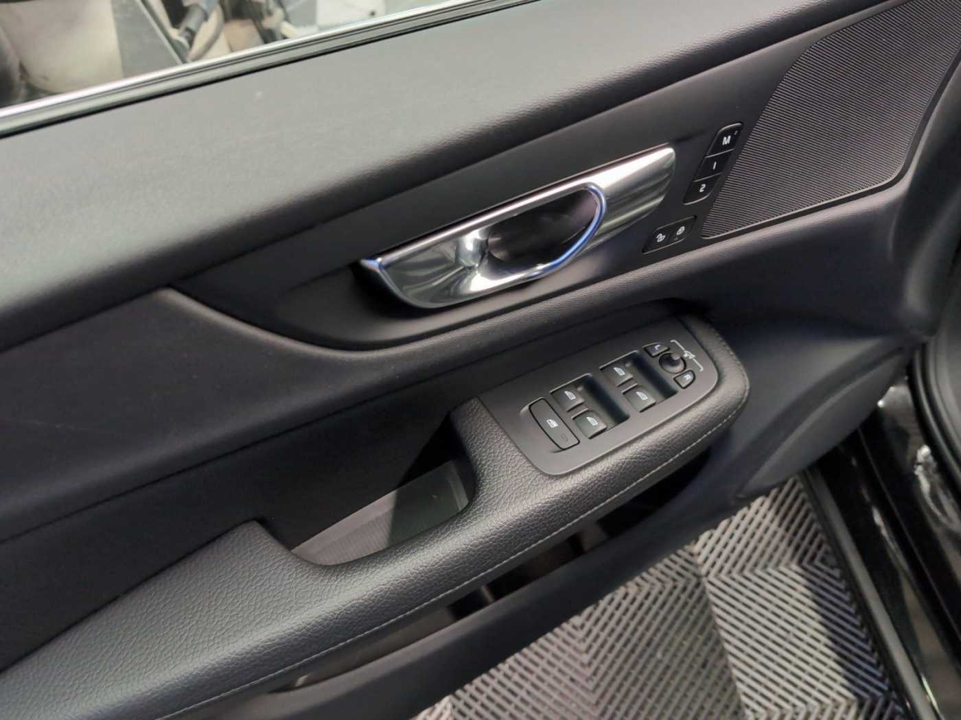 Volvo  +Recharge+T6+AWD+GT+Inscription+PDCv/h+360Kam