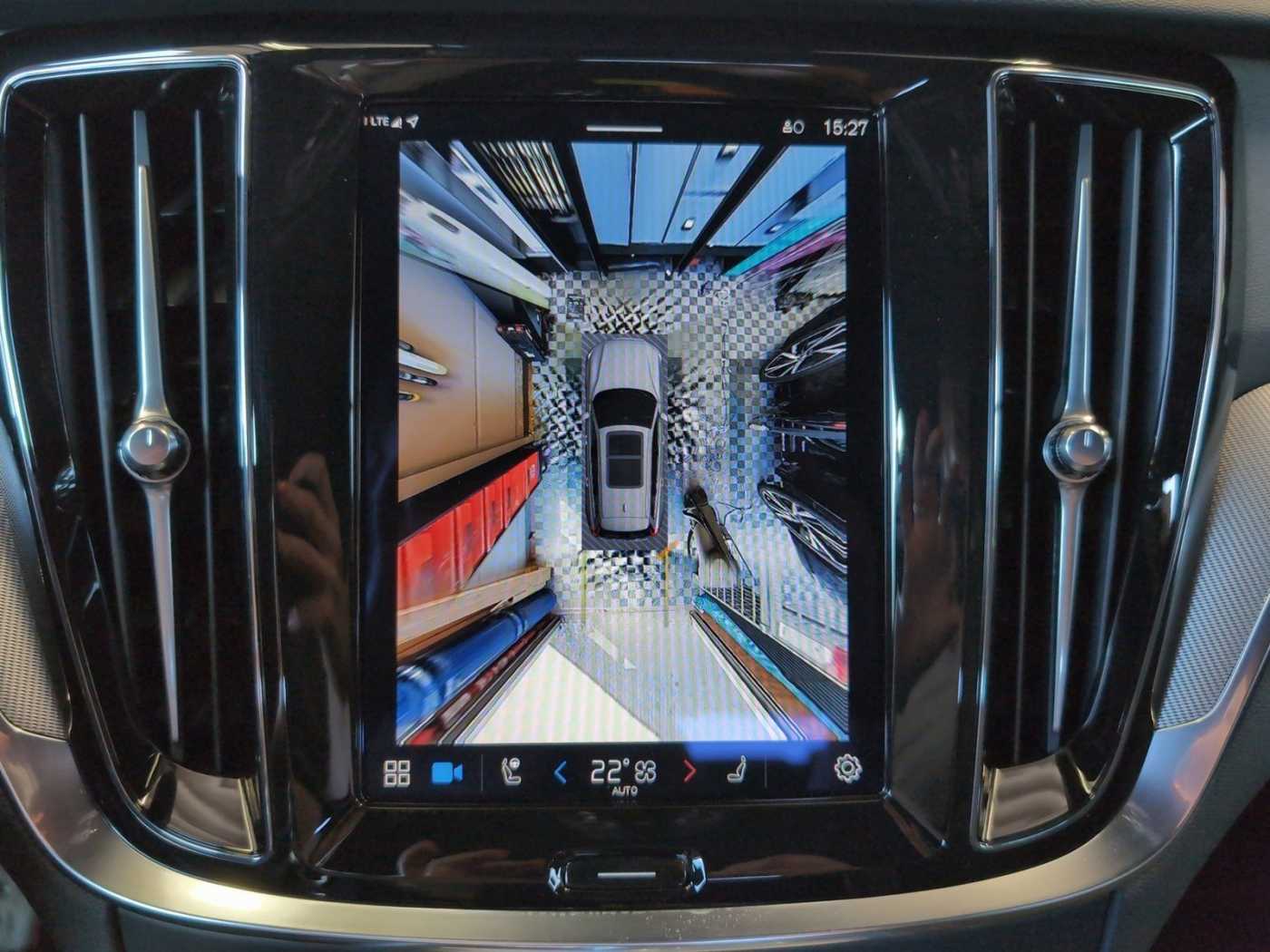 Volvo  +B4+AWD+Lenkrad, -Frontscheibenhzg+R-Kam+PDC++