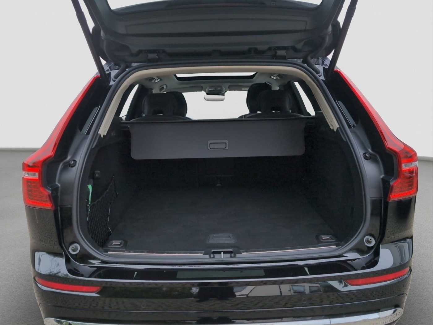 Volvo  +B5+Mild-Hybrid+AWD+GT+Lenkradhzg+Panorama++