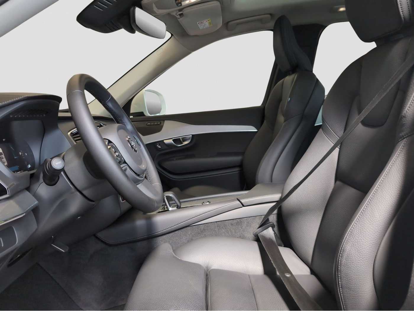Volvo  +B5+AWD+GT+Mild-Hybrid+AHK sem. +Lenkradhzg++