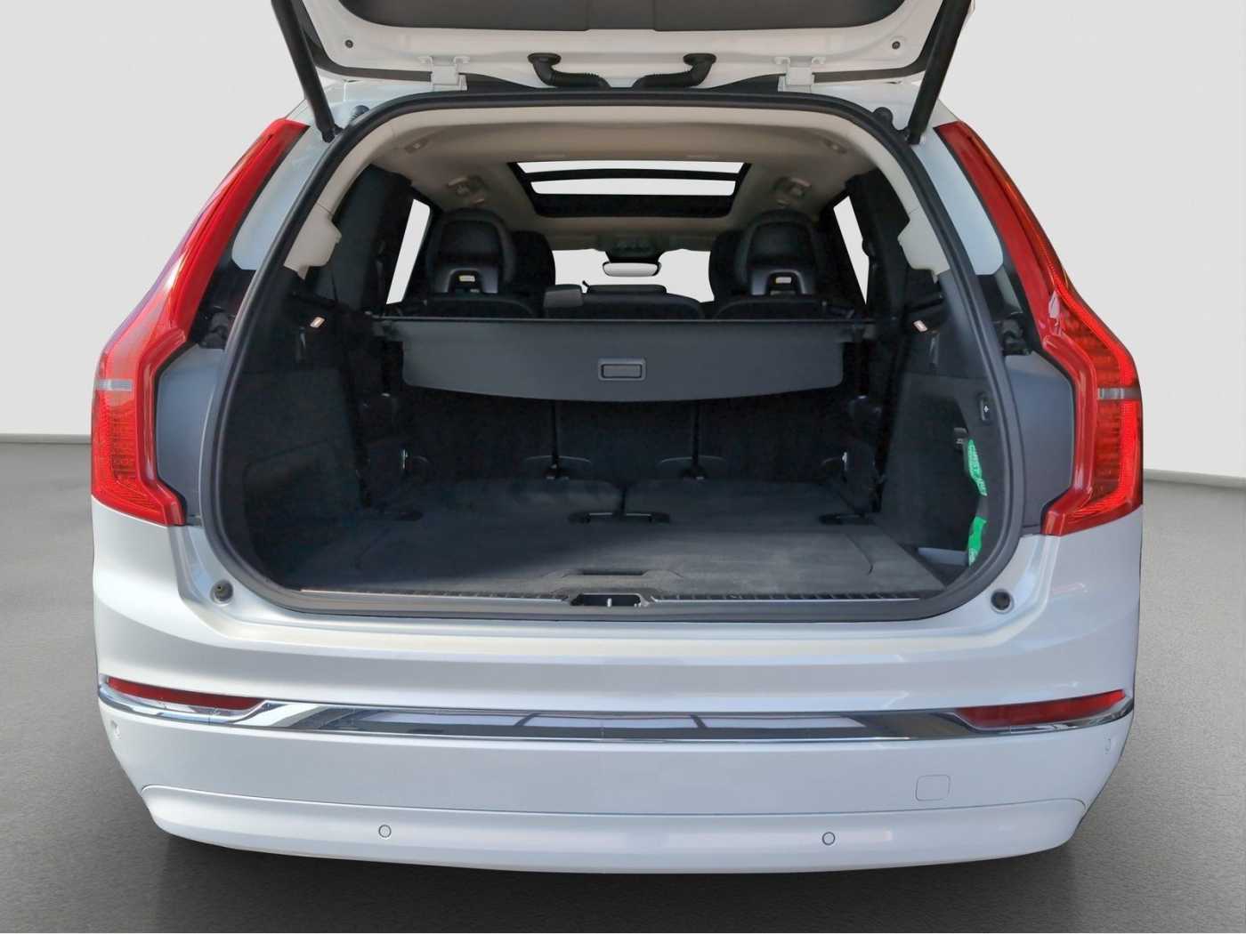Volvo  +B5+AWD+GT+Mild-Hybrid+AHK sem. +Lenkradhzg++