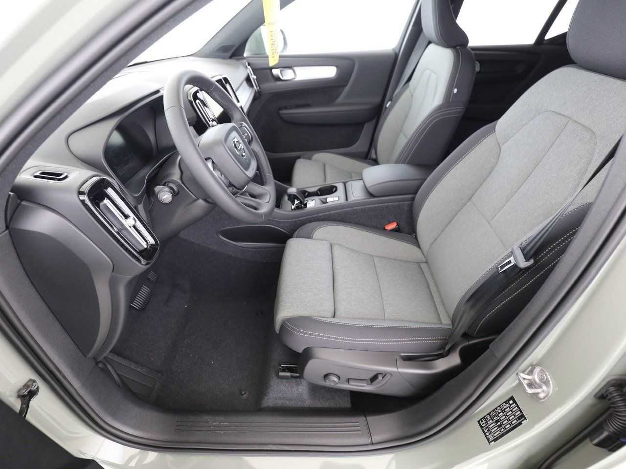 Volvo  +B3+Mild-Hybrid+PDC v/h+Sitzhzgv+Lenkradhzg+