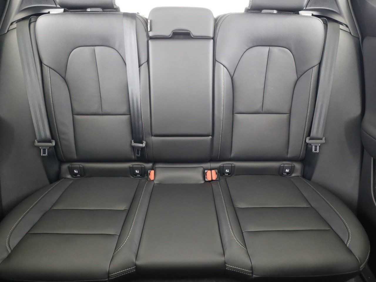 Volvo  +B3+PDC+Sitzhzgv+Frontscheibenhzg+R-Kamera++