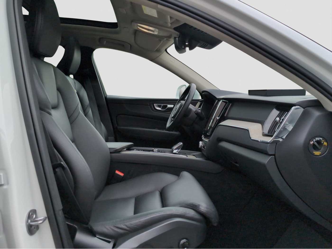 Volvo  +B5+AWD+GT+Diesel+PDCv/h+R-Kam+Lenkradhzg+++
