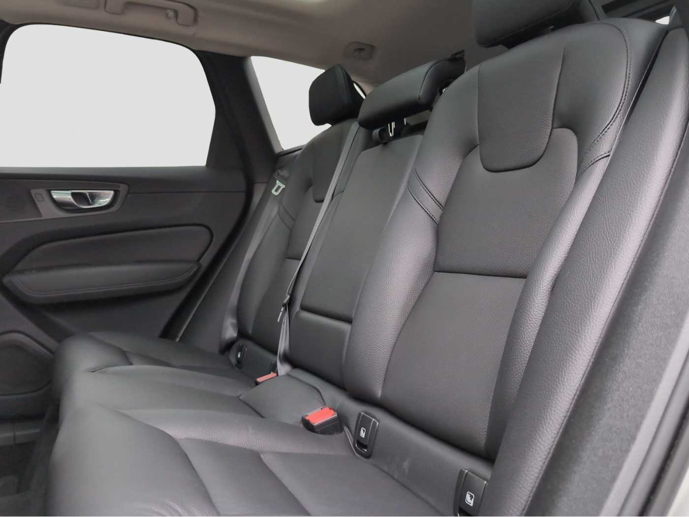 Volvo  +B5+AWD+GT+Diesel+PDCv/h+R-Kam+Lenkradhzg+++