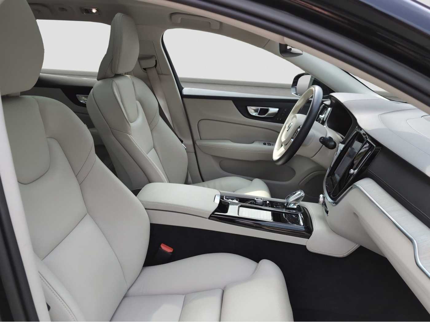 Volvo  +T6+Recharge+AWD+GT+R-Kam+Panorama+Harman+PDC