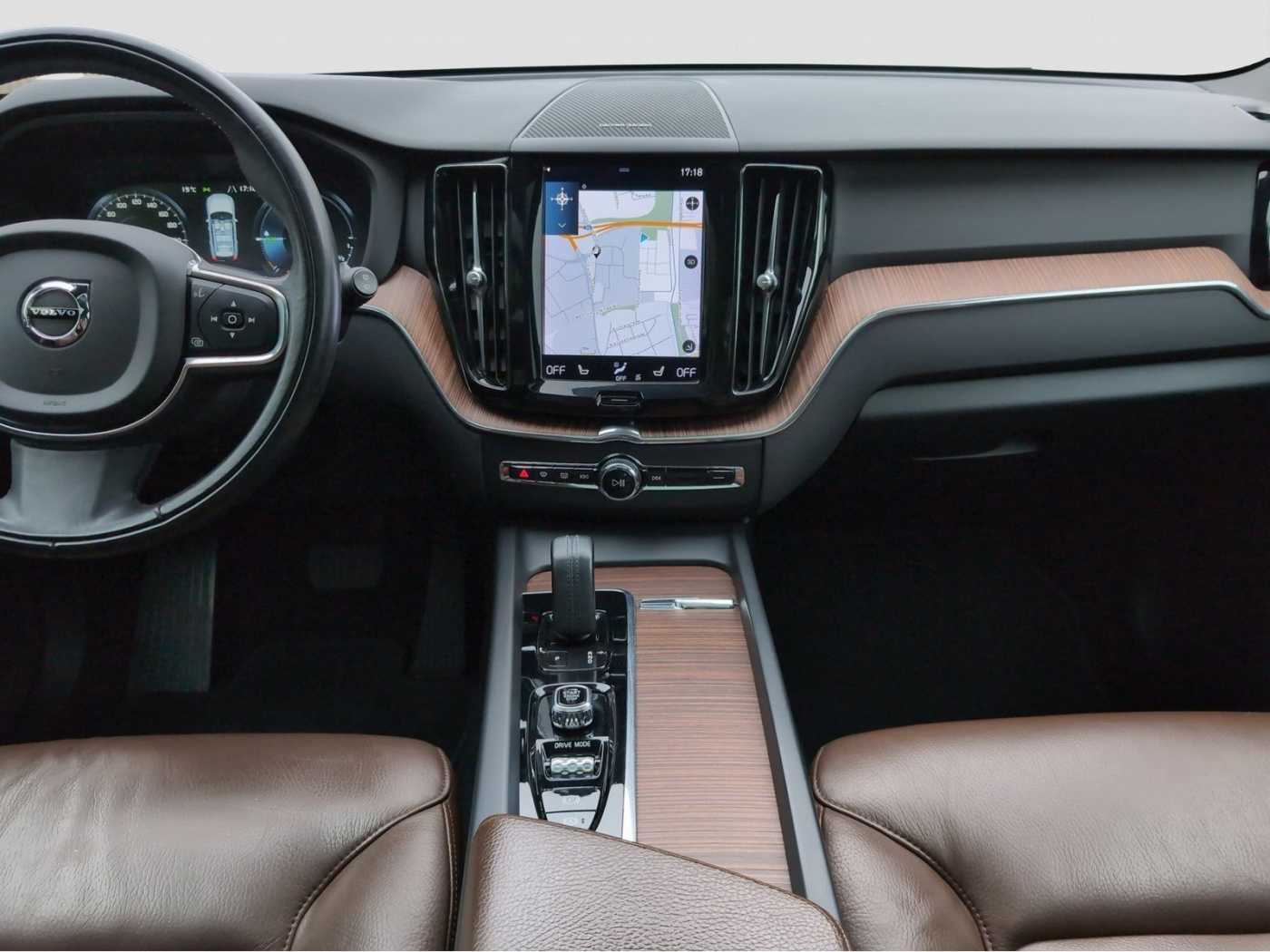 Volvo  +T6+Recharge+AWD+AHKsemi+abged. Scheibe+Panor