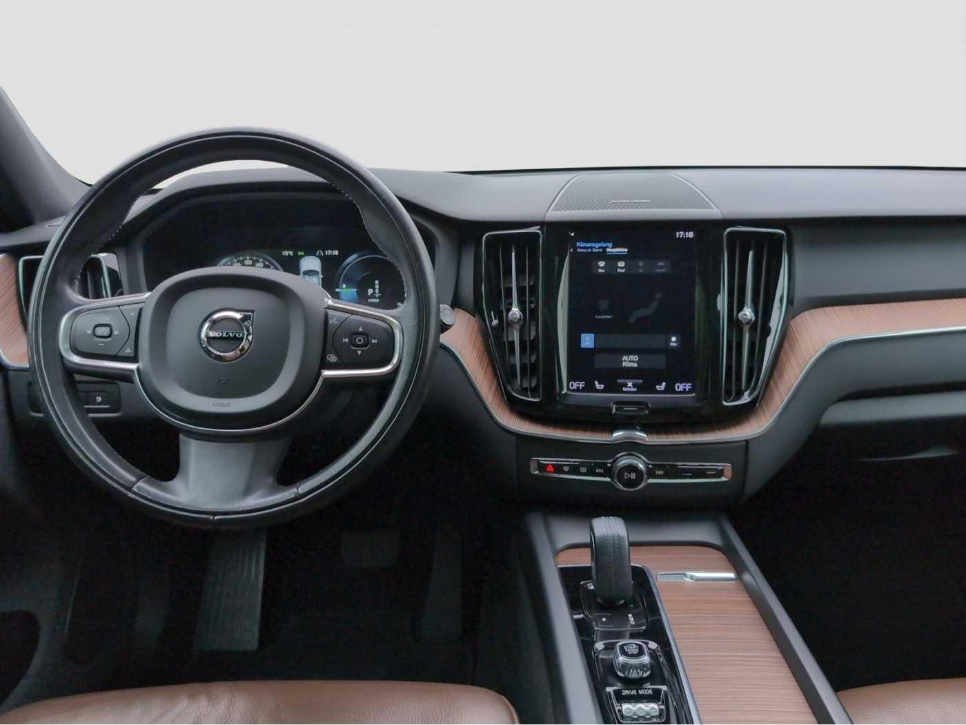 Volvo  +T6+Recharge+AWD+AHKsemi+abged. Scheibe+Panor