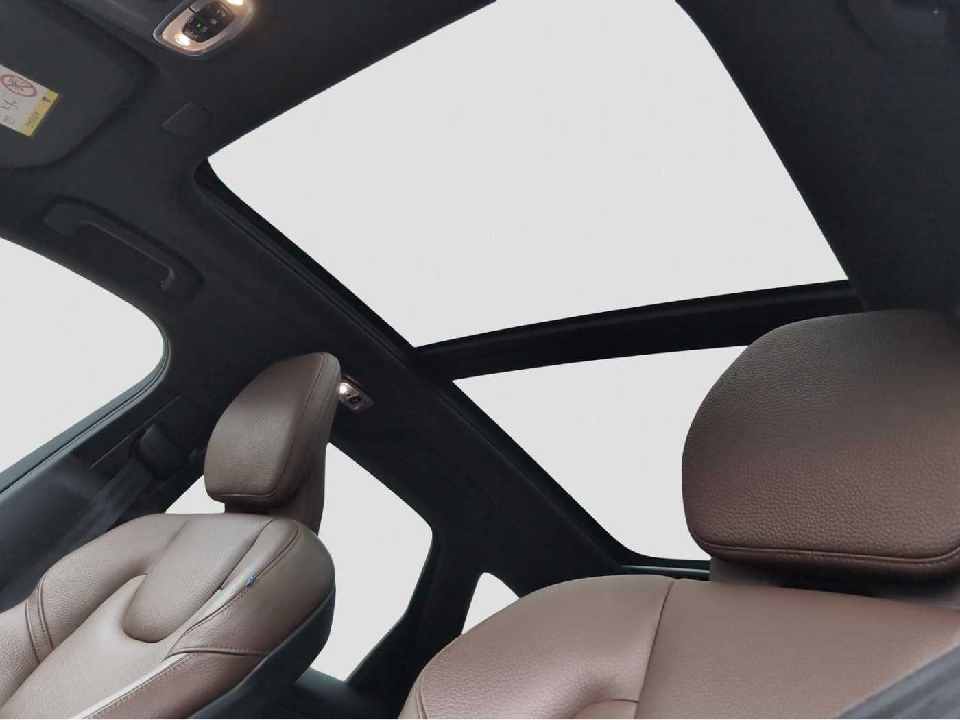 Volvo  +T6+Recharge+AWD+AHKsemi+abged. Scheibe+Panor
