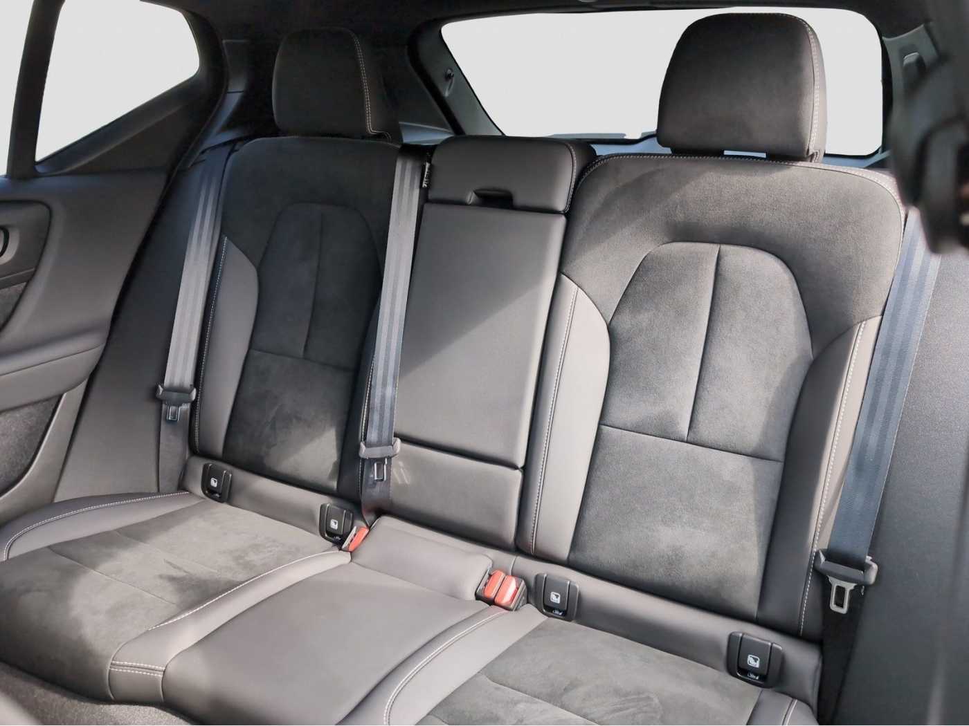 Volvo  +B4+GT+Stand, -Lenkrad, -Frontscheibenhzg+PDC+