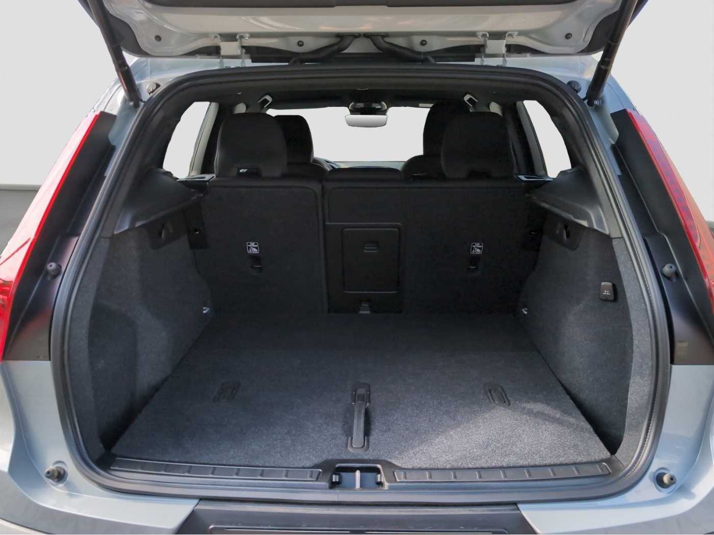 Volvo  +B4+GT+Stand, -Lenkrad, -Frontscheibenhzg+PDC+