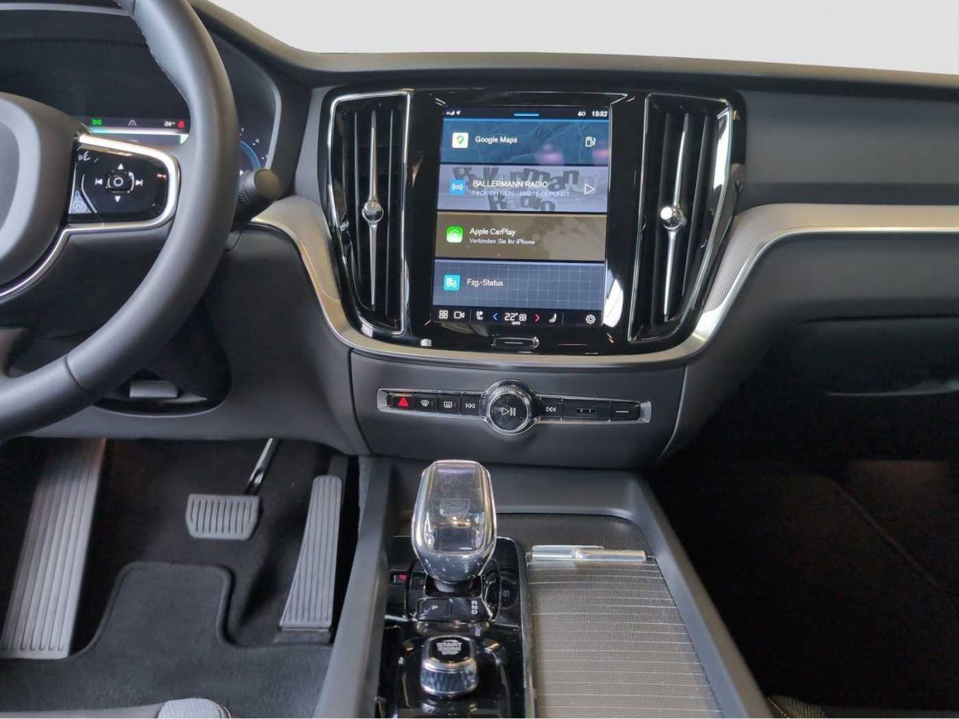 Volvo  +B4+Mild-Hybrid+Benzin+GT+Plus+Dark+Standh. ++