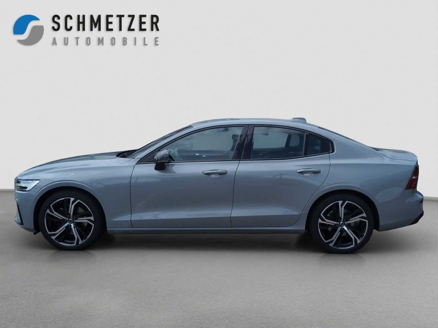 Volvo  +B4+Mild-Hybrid+Benzin+GT+Plus+Dark+Standh. ++