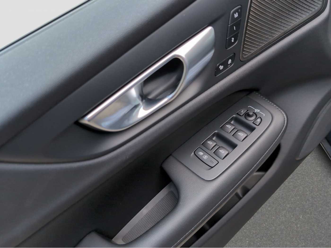 Volvo  +B4+GT+Lenkradhzg+AHKsemi+360°Kam+Voll-LED+++