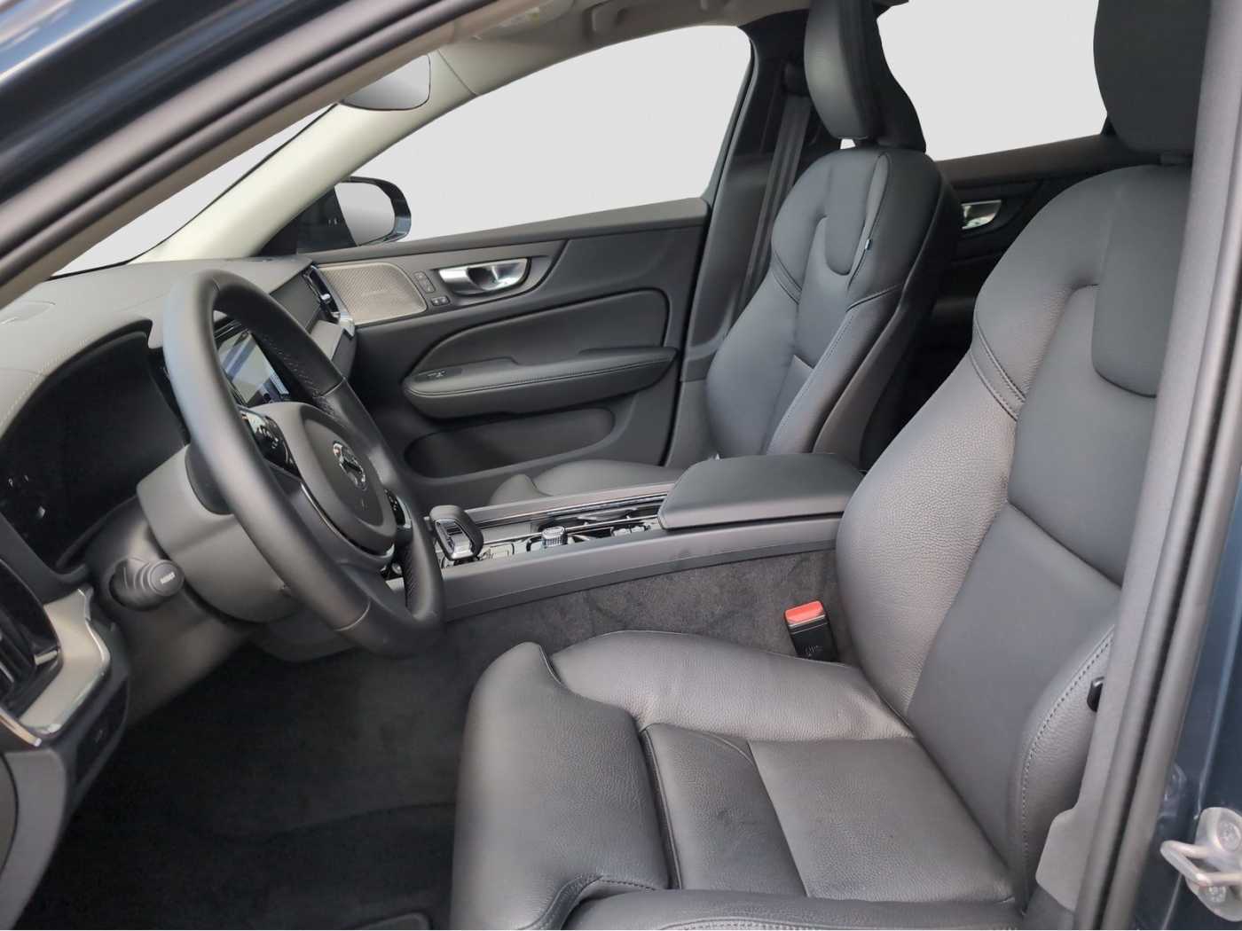 Volvo  +B4+GT+Lenkradhzg+AHKsemi+360°Kam+Voll-LED+++