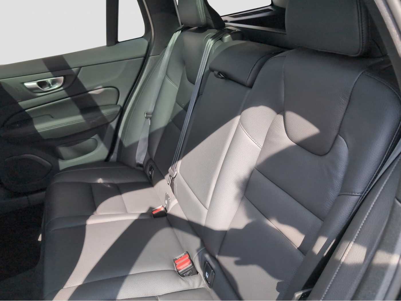 Volvo  +B4+GT+Lenkradhzg+AHKsemi+360°Kam+Voll-LED+++