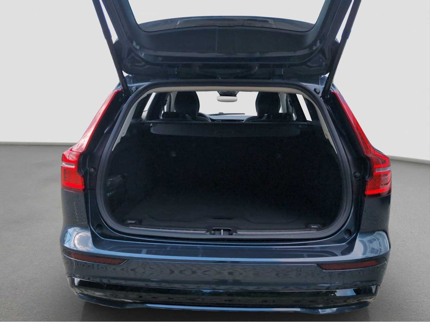 Volvo  +B4+GT+Lenkradhzg+AHKsemi+360°Kam+Voll-LED+++