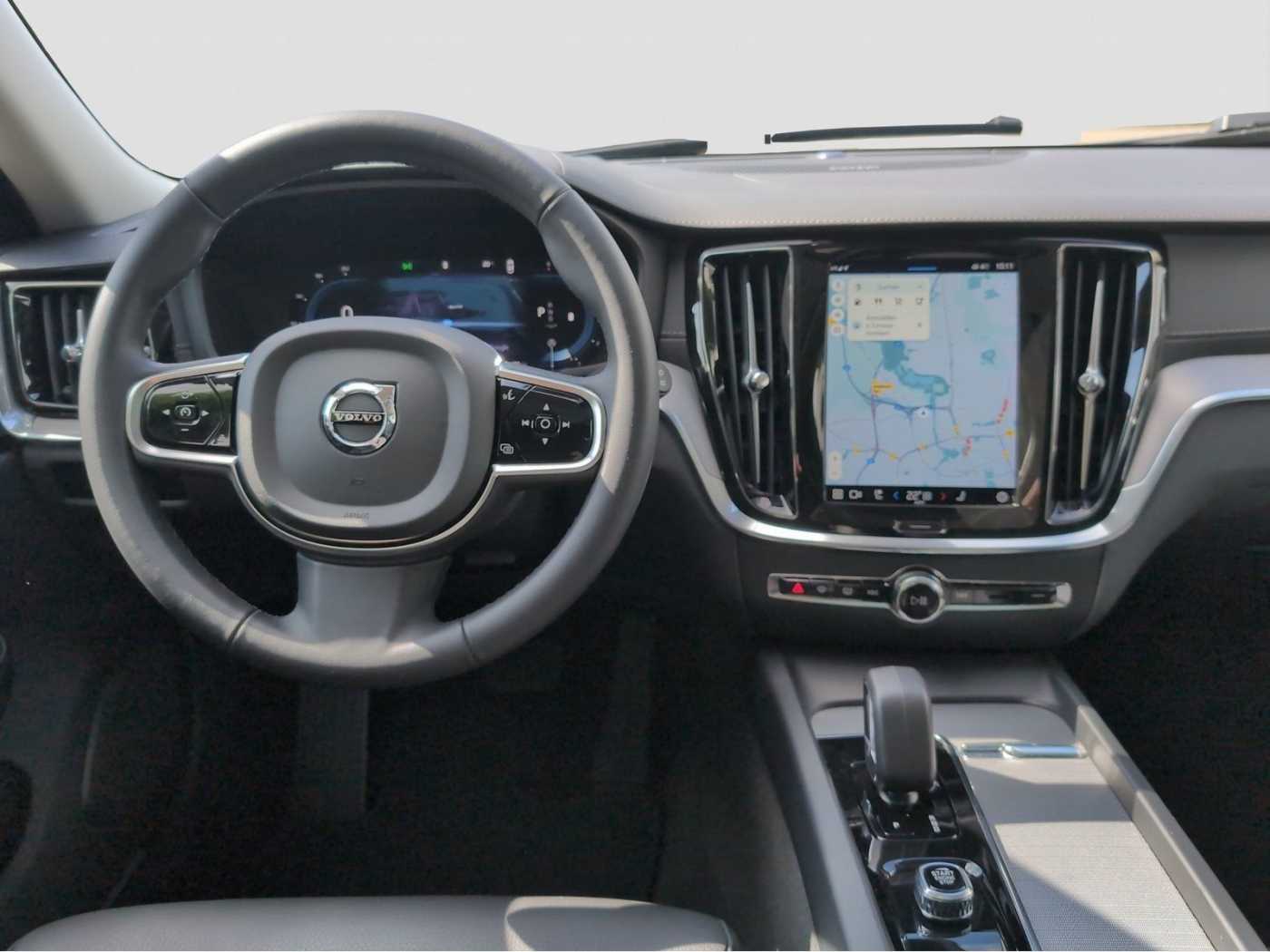 Volvo  +B4+GT+Lenkradhzg+AHKsemi+360°Kam+Voll-LED+++