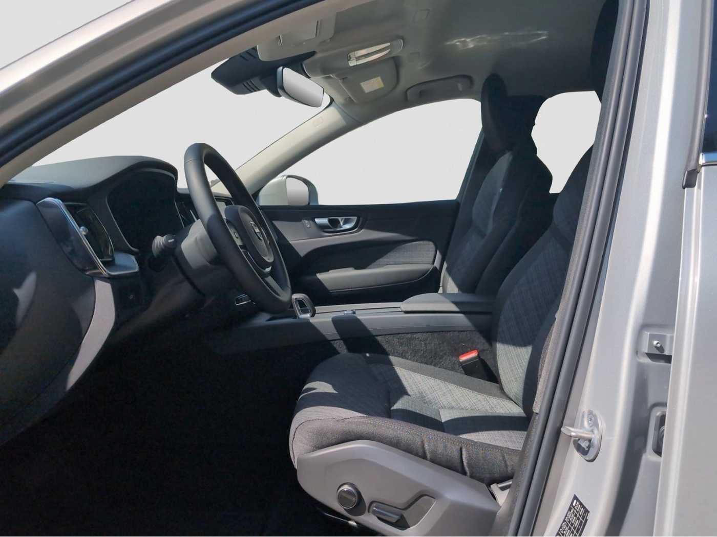 Volvo  +B4+Mild-Hybrid+Benzin+GT+Core+Ambietnte+LED
