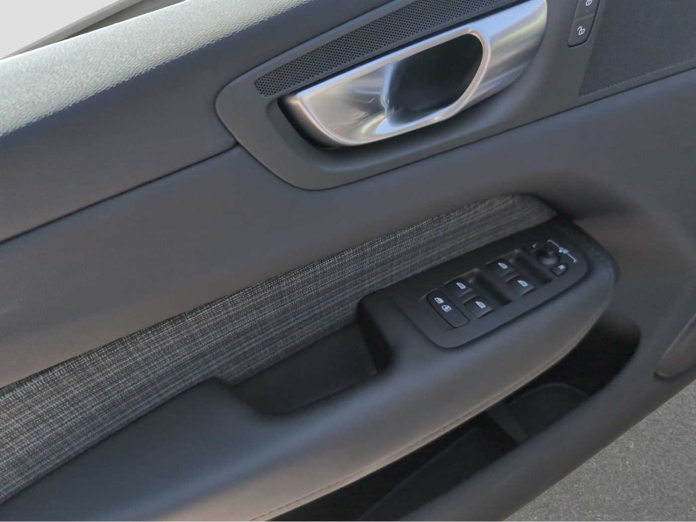 Volvo  +B4+Mild-Hybrid+Benzin+GT+Core+Ambietnte+LED