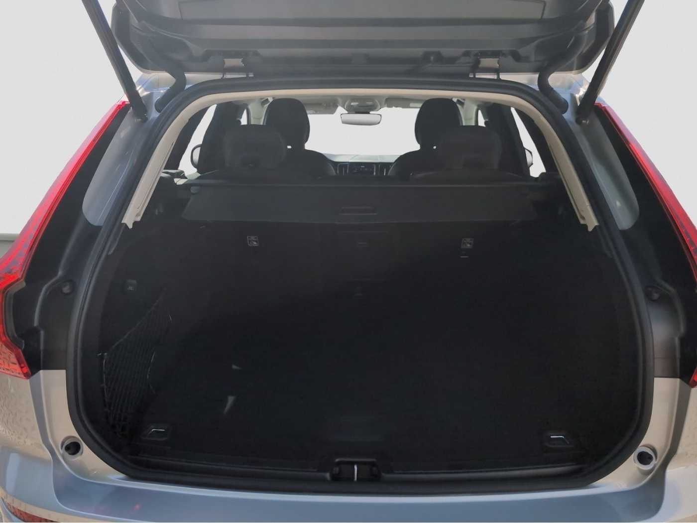 Volvo  +B4+Mild-Hybrid+Benzin+GT+Core+Ambietnte+LED