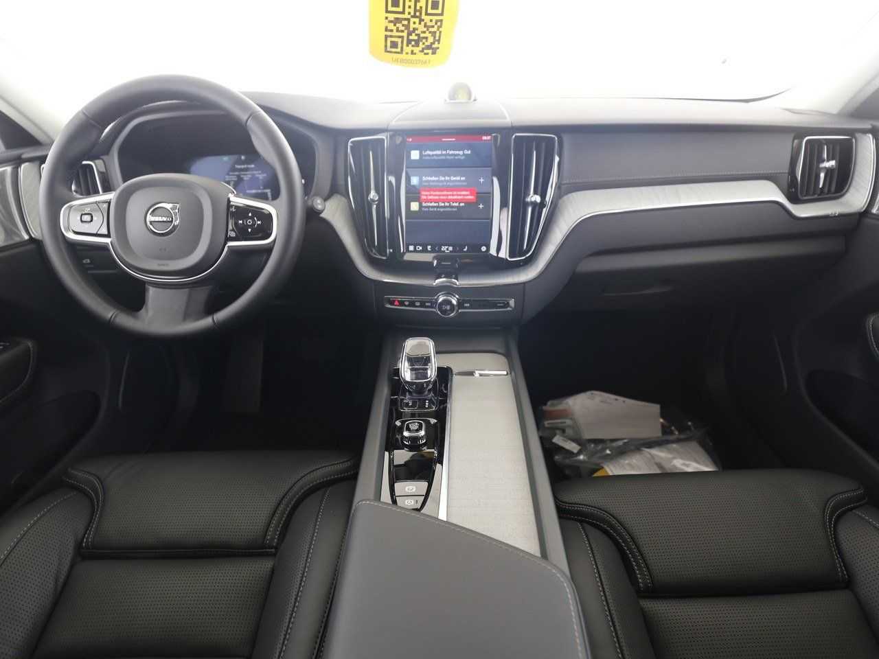 Volvo  +B5+AWD+AHKsemi+Panorama+360°Kam+Head-up+PDC