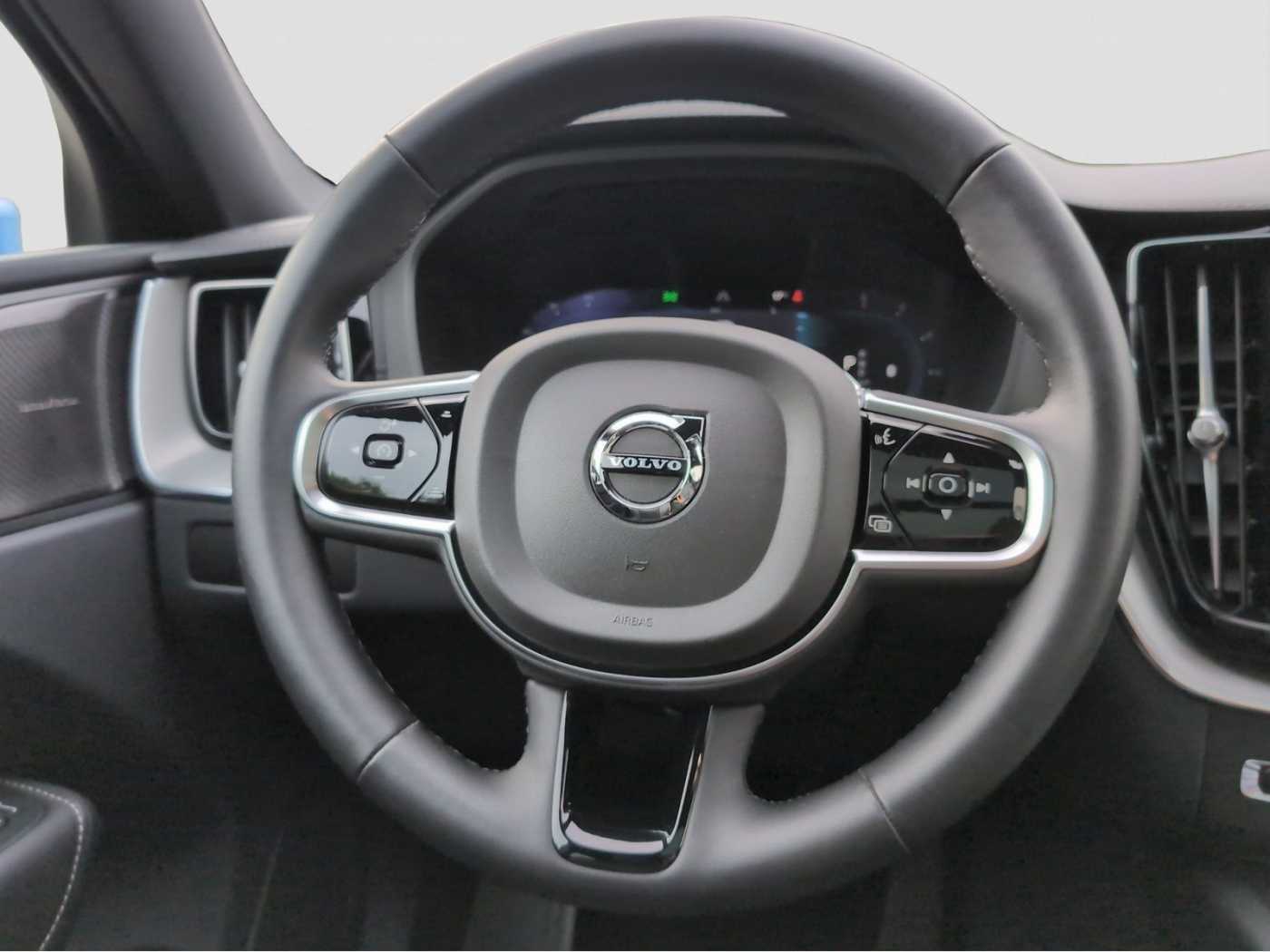Volvo  +B4+AWD+GT+D+Pano+Voll-LED+Lenkradhg+Head-up