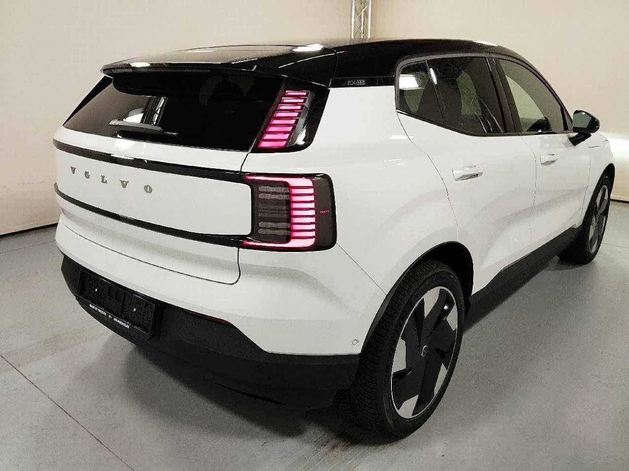 Volvo  +AWD+Twin+Performance+Electric+Panora+Standh