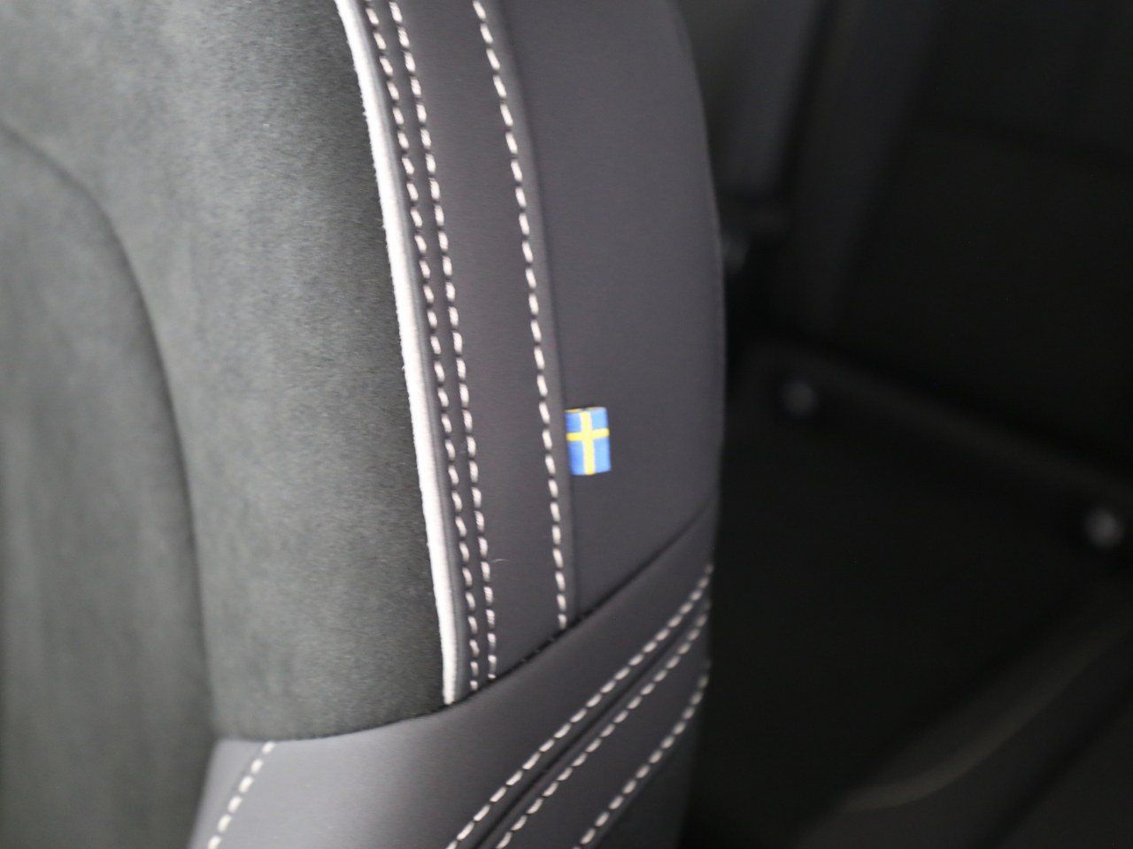 Volvo  +B4+GT+abged. Scheib+ThorsHamme+Pano+Lenkradh