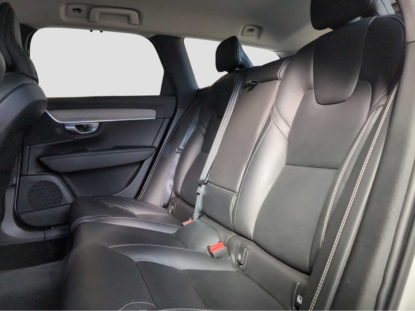 Volvo  CC+B5+D+AWD+GT+PilotAss+R-Kam+Lenkradhzg+BLIS