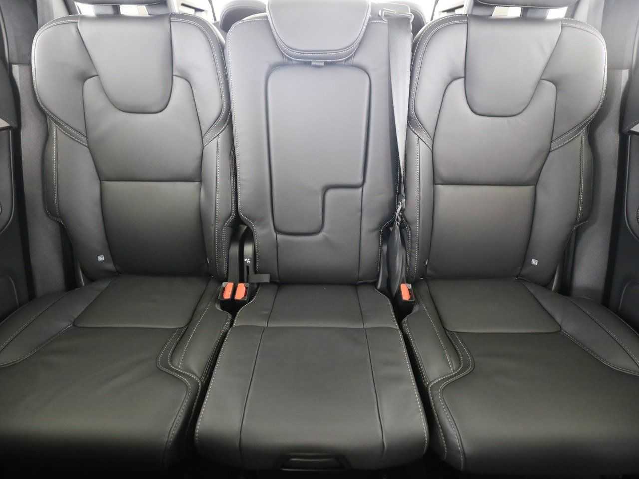 Volvo  +T8+Recharge+GT+AWD+Ultra+Dark+7 Sitzer+LED+