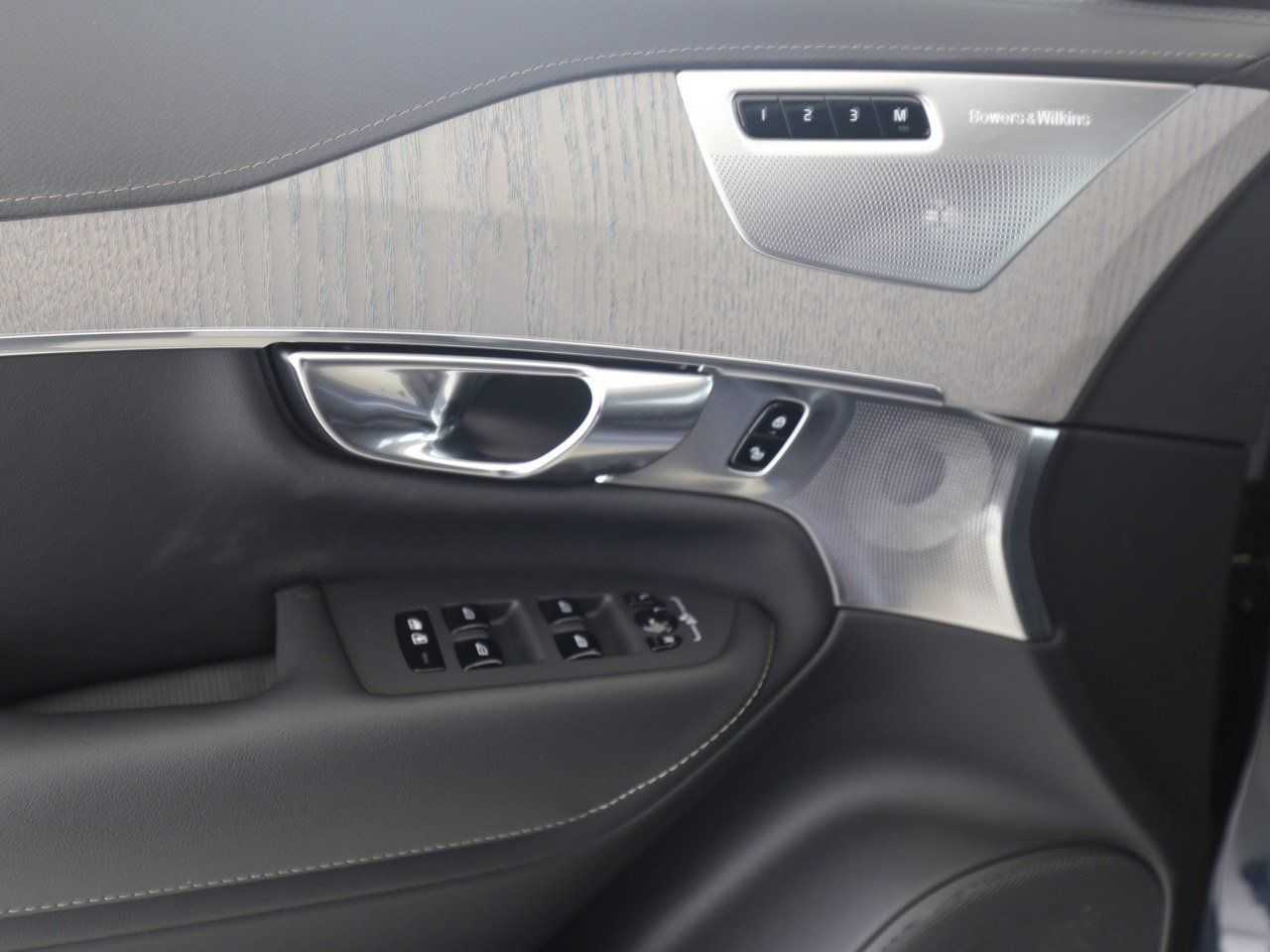 Volvo  +T8+Recharge+GT+AWD+Ultra+Dark+7 Sitzer+LED+