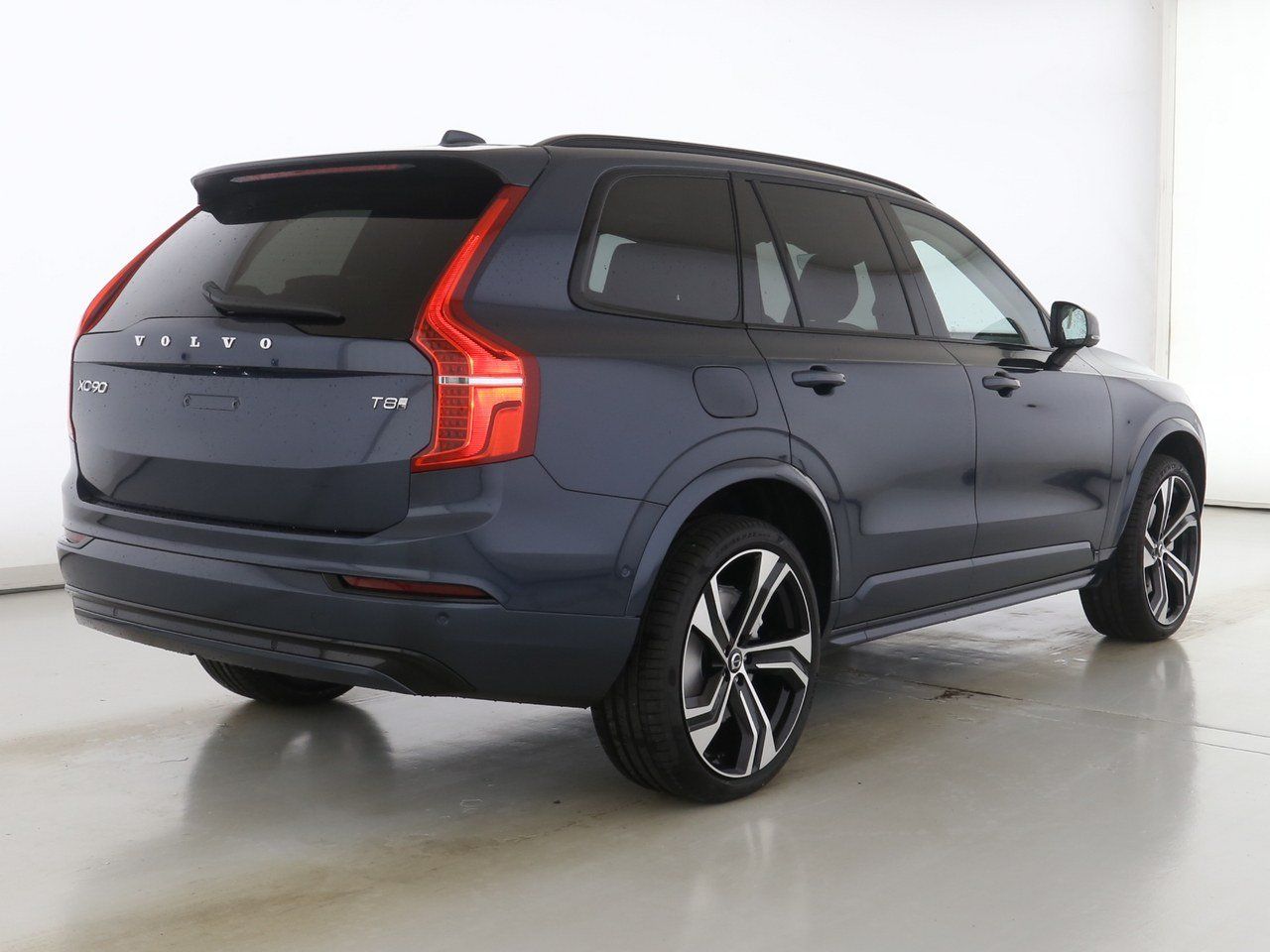 Volvo  +T8+Recharge+GT+AWD+Ultra+Dark+7 Sitzer+LED+
