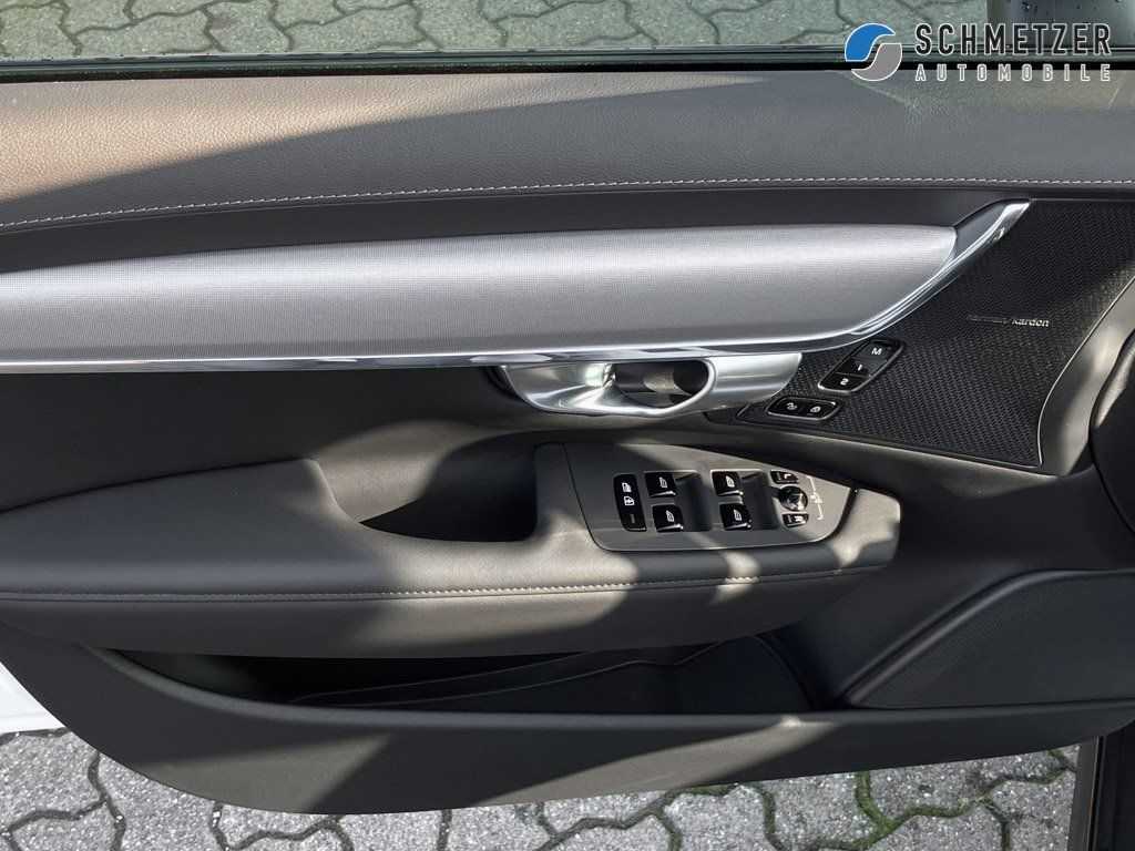 Volvo  CC+B4+AWD+Plus+E-Sitze+20'+SH v/h+360°Kam+LED