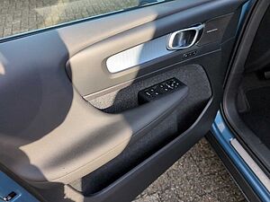 Volvo  +B3+Plus+Dark+E-Sitze+Harman-Kardon+19'LMGJR