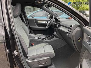 Volvo  +B3+Plus+Dark+E-Sitze+Keyless+HarmanK+19'LM