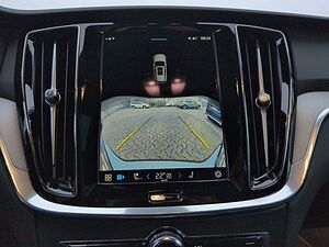 Volvo  +B4+AWD+Mild-Hybrid+Diesel+Plus+Cross Country